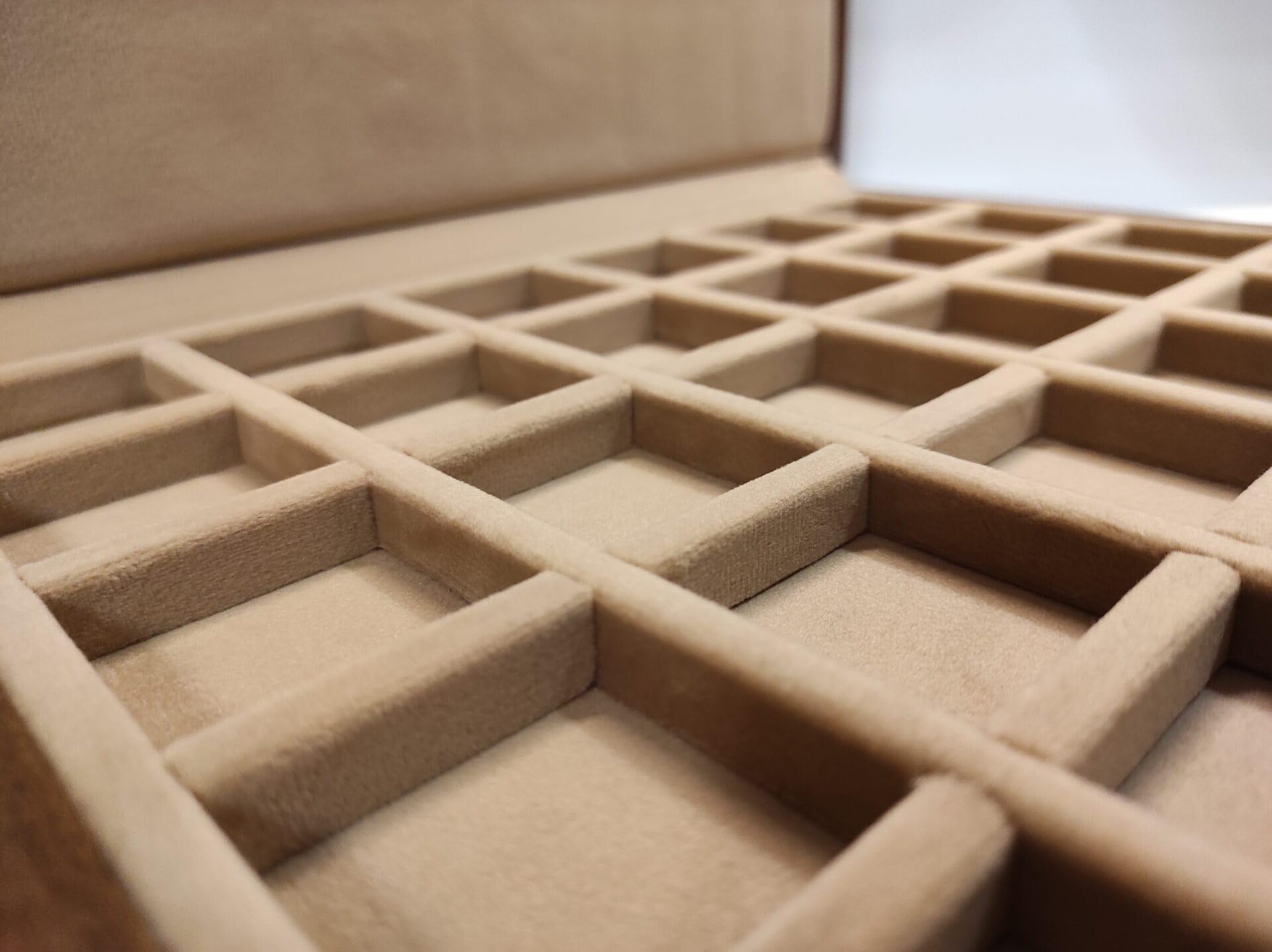 Caja para Monedas y medallas de Madera 30 Compartimentos 40x40 mm con Terciopelo a Elegir, Artesanal, numismática, coleccionista