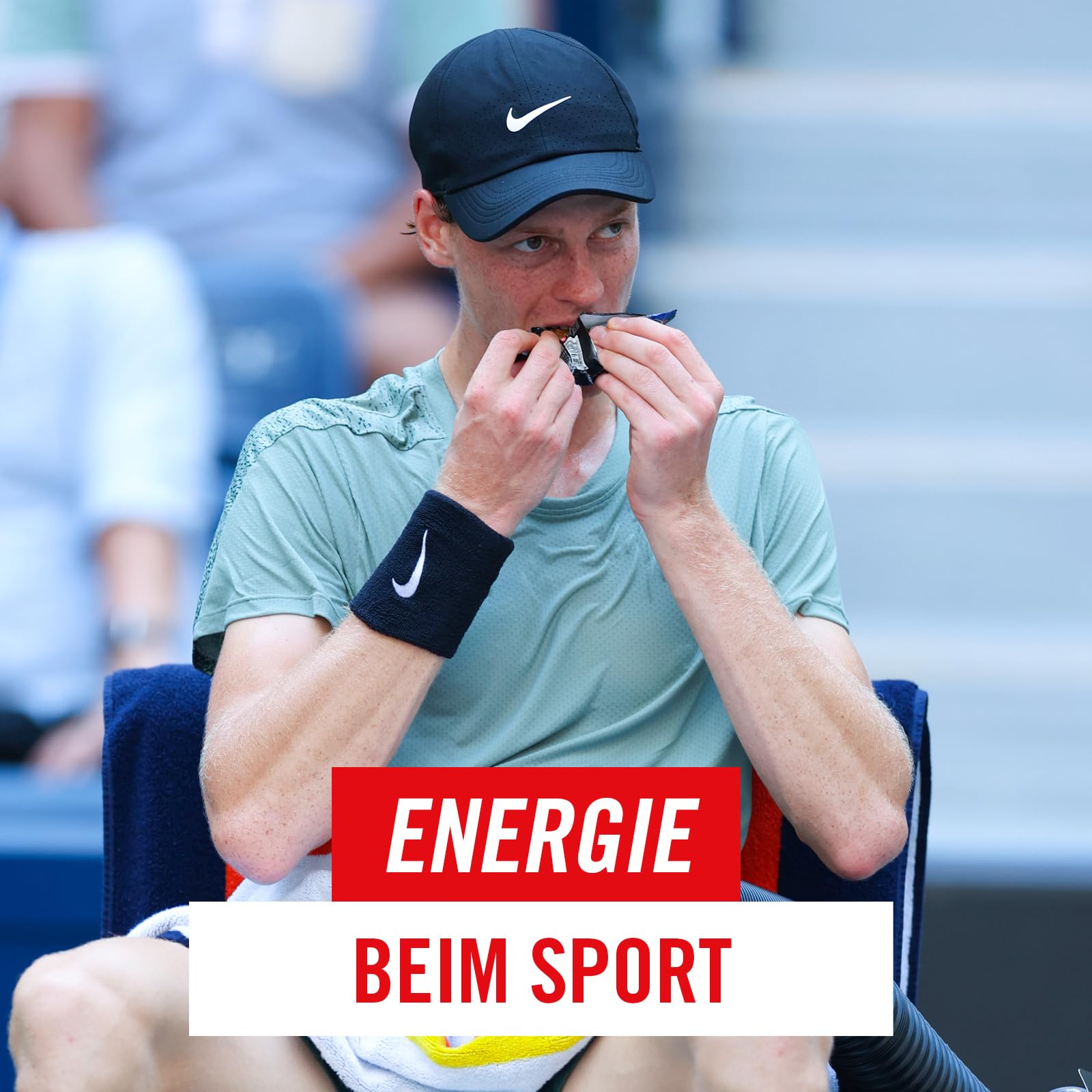 Enervit Competition Bar Red Fruits – Energieriegel mit 22 g Kohlenhydrate, innovative Formel für intensive Aktivitäten, Vegan, Glutenfrei, Geschmack roter Früchte, 12 Riegel à 30 g