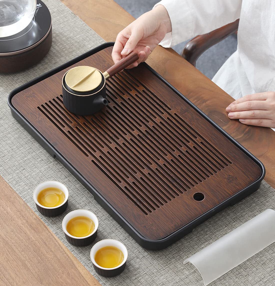CHANJOON Bandeja de té Kung Fu auxiliar de bambú, bandeja de té de almacenamiento de agua, herramienta indispensable para los amantes del té 43 x 26 x 4 cm (exquisito negro)