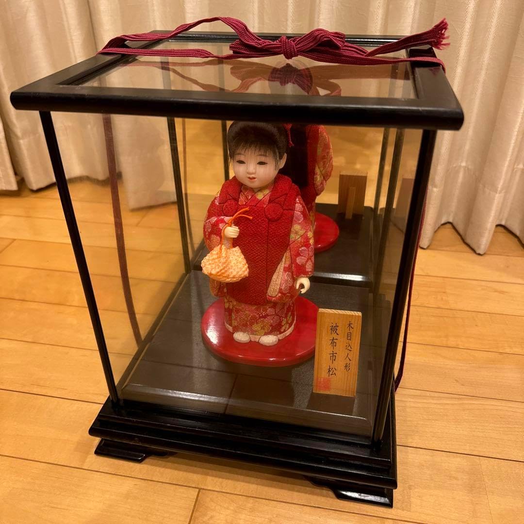 市松人形14号 可愛い陶器の顔の愛宝作 正絹縮緬赤着物 織の帯、半襟に