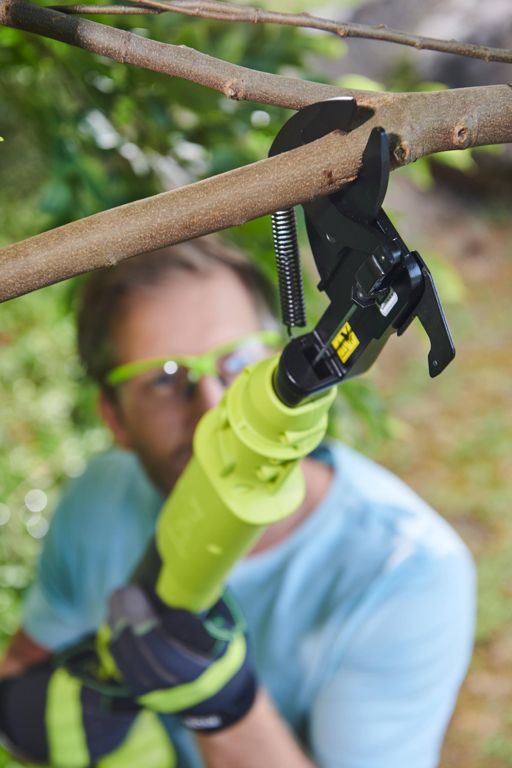 RYOBI - Coupe-Branches Sans Fil 18V ONE+ OLP1832BX – Longueur 85cm, coupe Ø32mm, Réglage de Chaîne Sans Outil, Autonomie Optimale, Idéal Petit ébranchage/élagage – Batterie Non Incluse