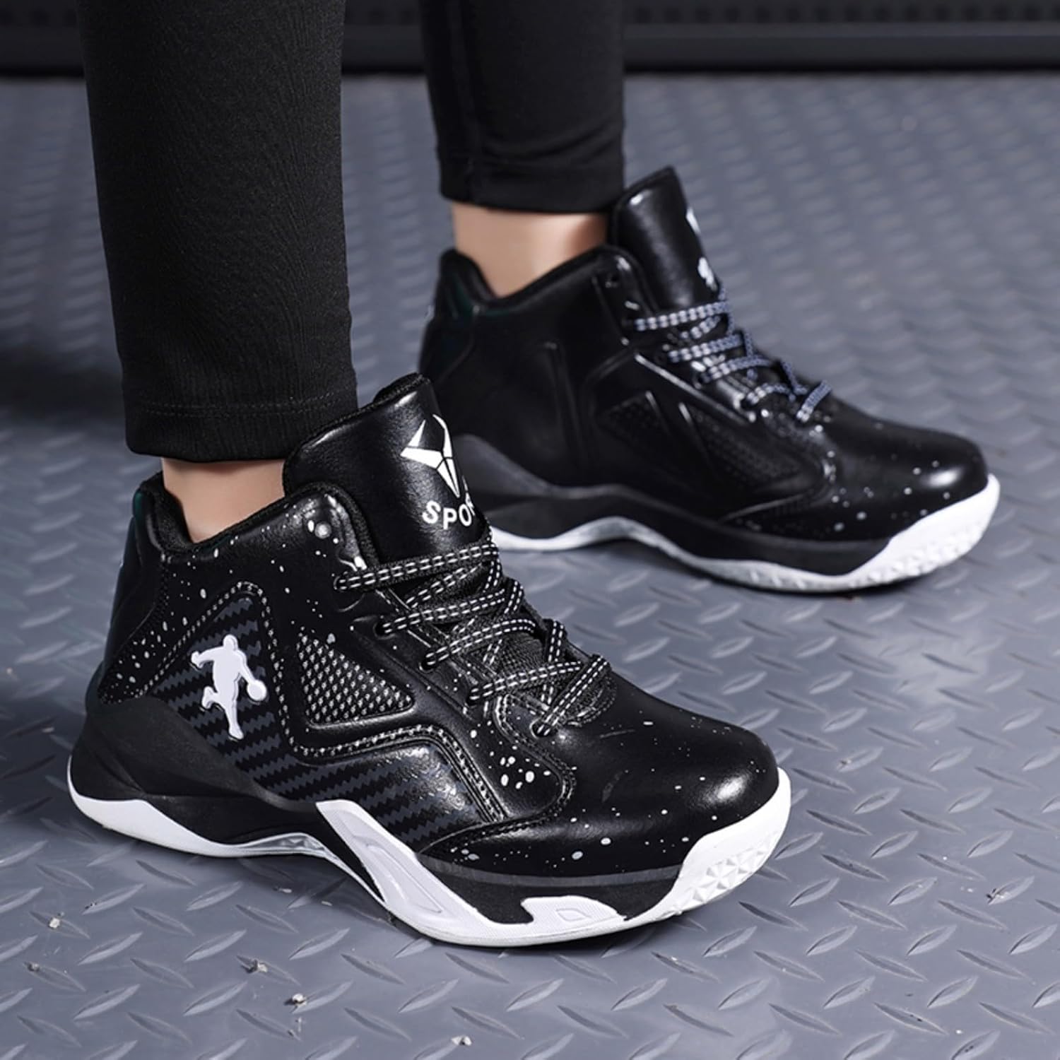 New Anti Slip and wear-Resistant Sports Basketball Shoes for Children