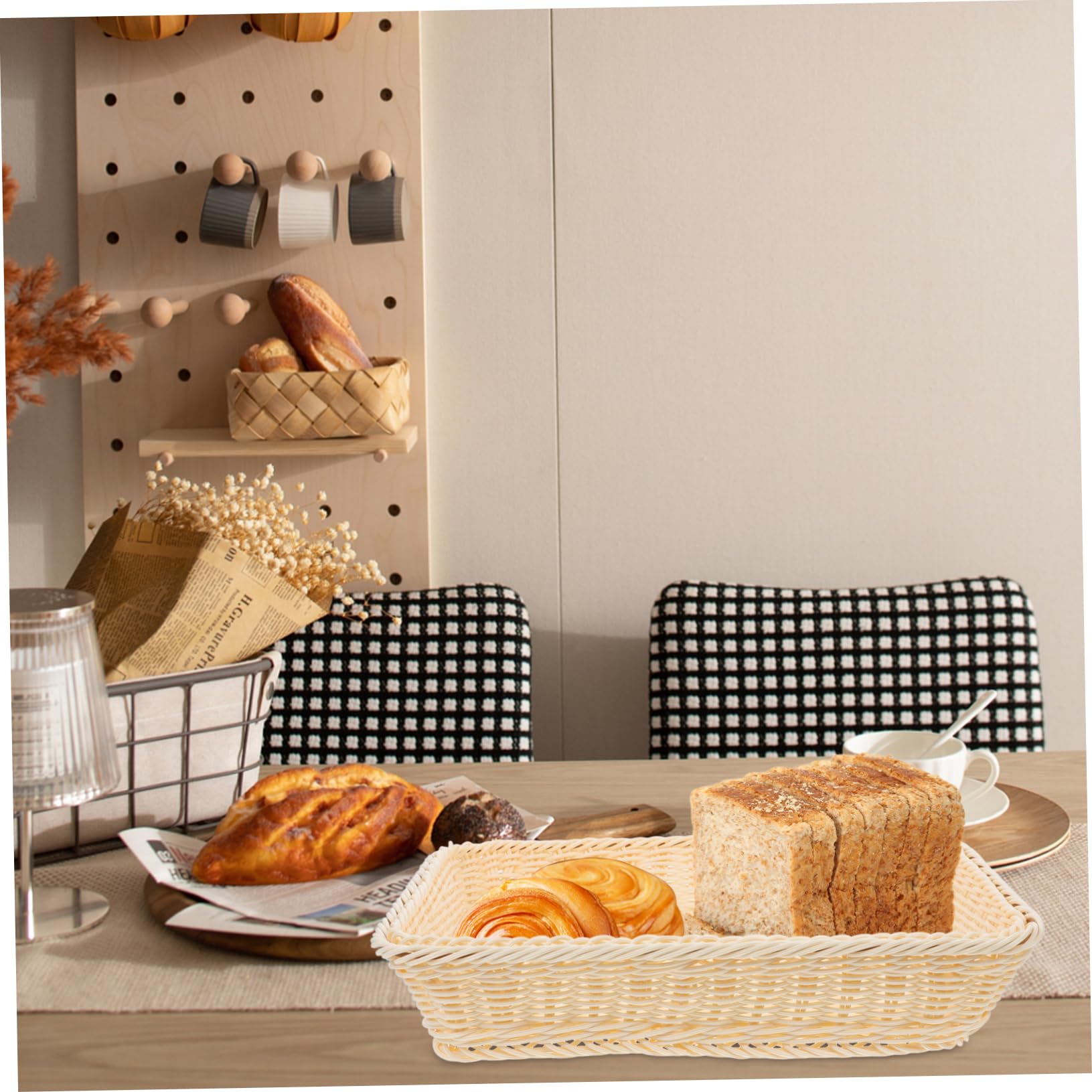 Holibanna Cesta para Servir Pan de Plástico Beige con Tapa, Fácil de Limpiar, Protege de Insectos y Conserva la Frescura Mesa