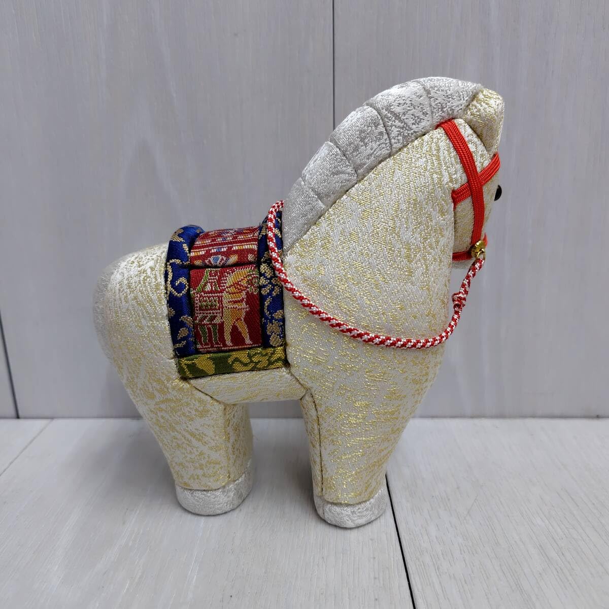 Amazon.co.jp: 龍村美術織物 木目込み 午 馬 うま 干支 置物 縁起物