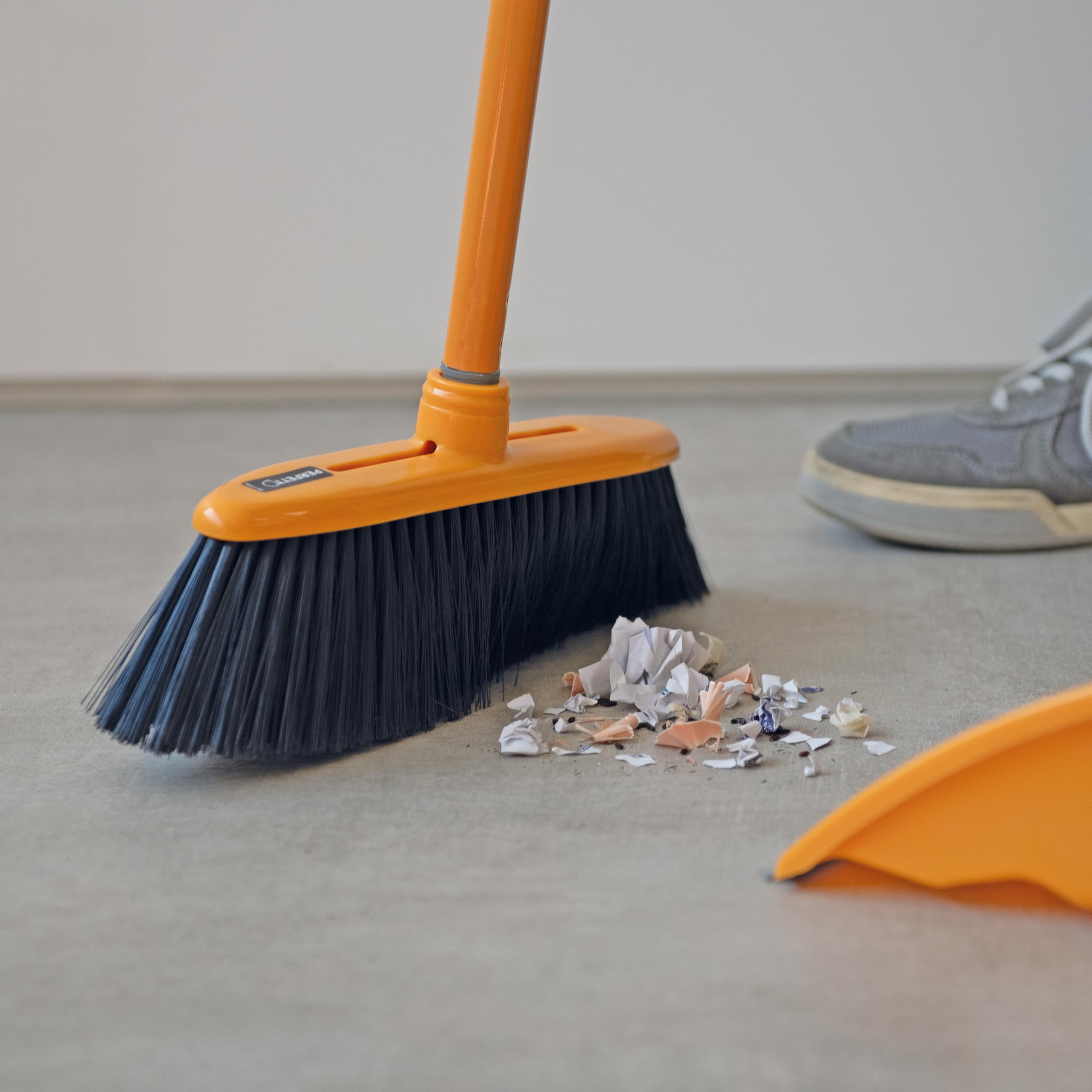 Amazon.com: Perfetto Lulu Broom for Interiors Compact, Zucca