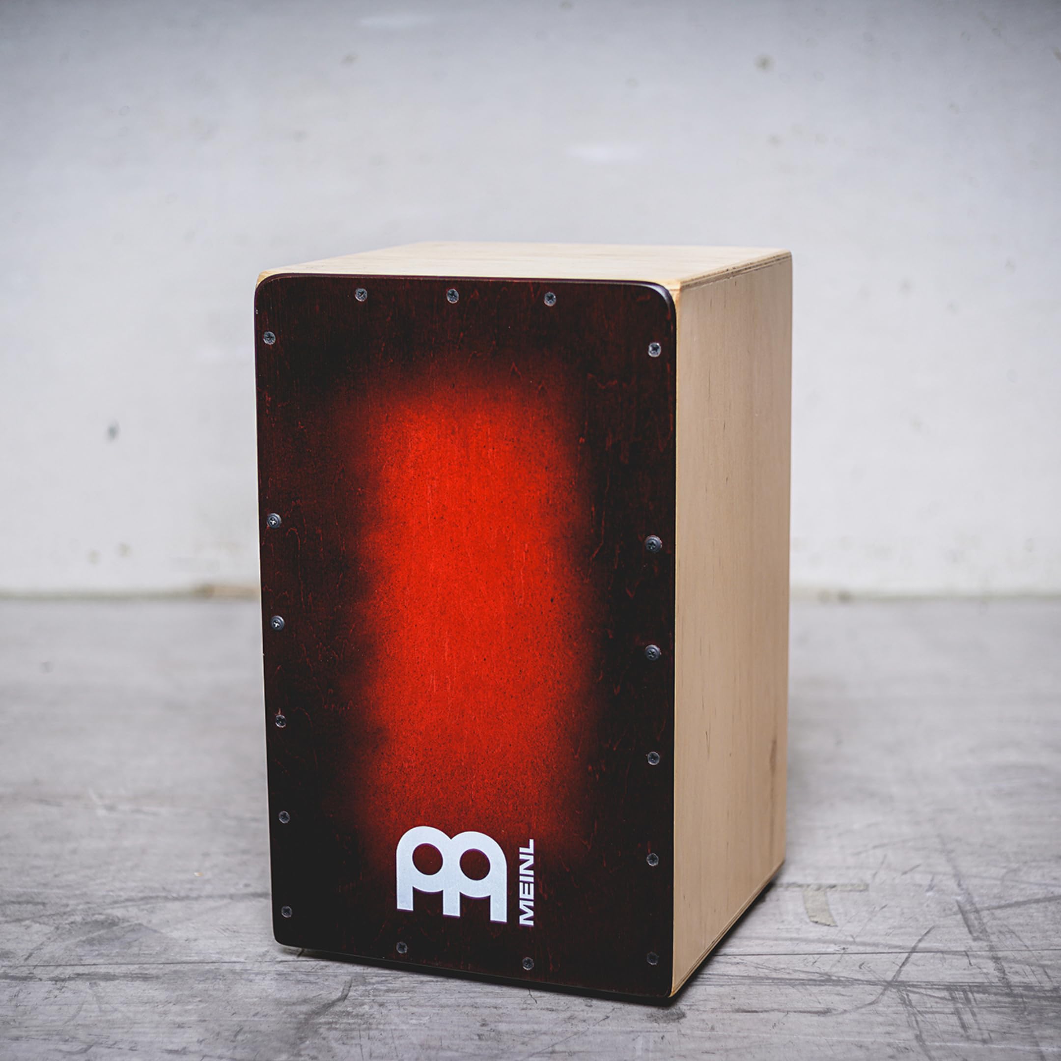 Meinl Percussion Snarecraft Cajon Instrument Édition spéciale - Grand Cajon avec 2 Cordes pour le timbre – Bouleau, Naturel/Rouge (SC100RDB)