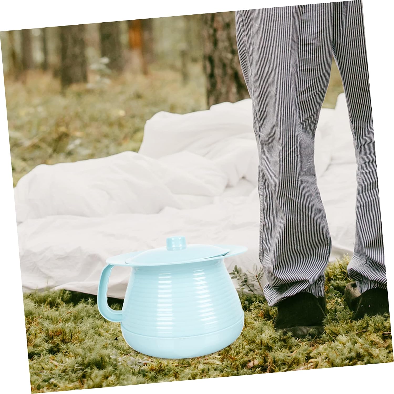 Thickened Urinal Pot with Lid for Adults and Boy Girl Portable Easy to Clean Durable Bedpan for Home Use for Elderly Pregnant Women and Boy Girl