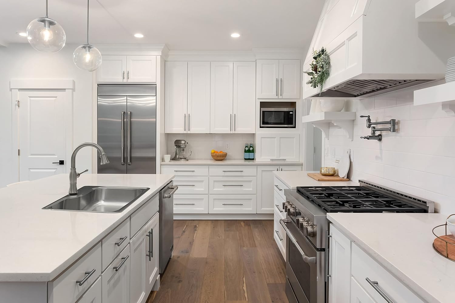 Sleek 33" Stainless Steel Single Bowl Kitchen Sink