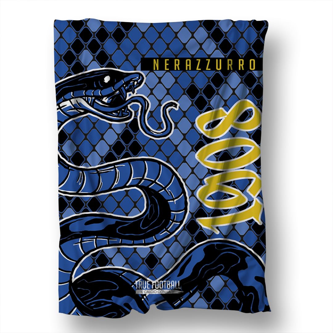 Coperta Nerazzurra Tribute – Plaid Morbido per Tifosi Interisti – Poliestere Soft Premium – Idea Regalo Calcio – 5 Misure Disponibili (Tifoso Interista, 130x180 cm)