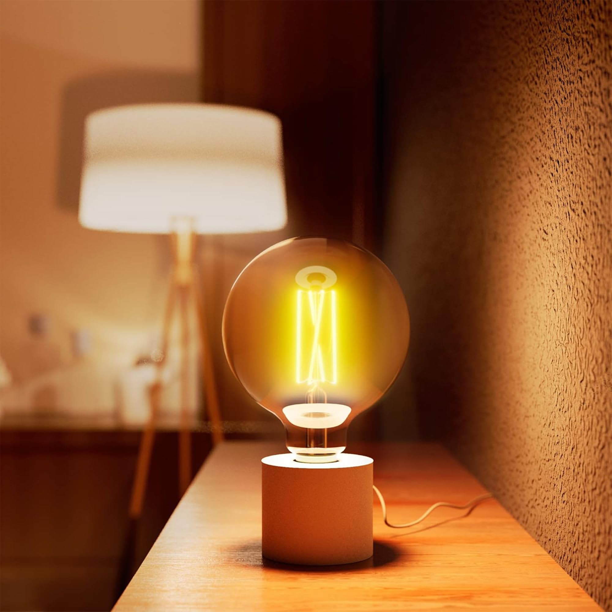 SSC-LUXon EYLA - lot de 2 ampoules LED E27 connectées globe filament | Se remplace en un geste, sans outil ni application, pour un confort lumineux immédiat et des économies d'énergie durables.