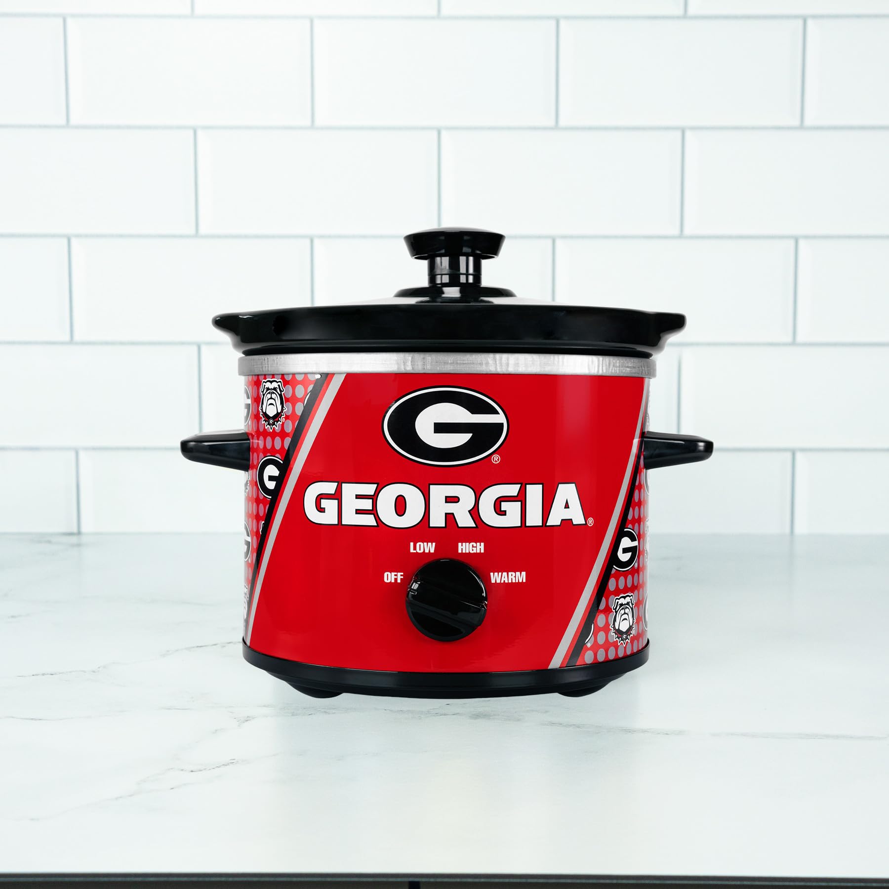 Uncanny Brands Georgia Bulldogs 2qt Slow Cooker - Small Kitchen Appliance
