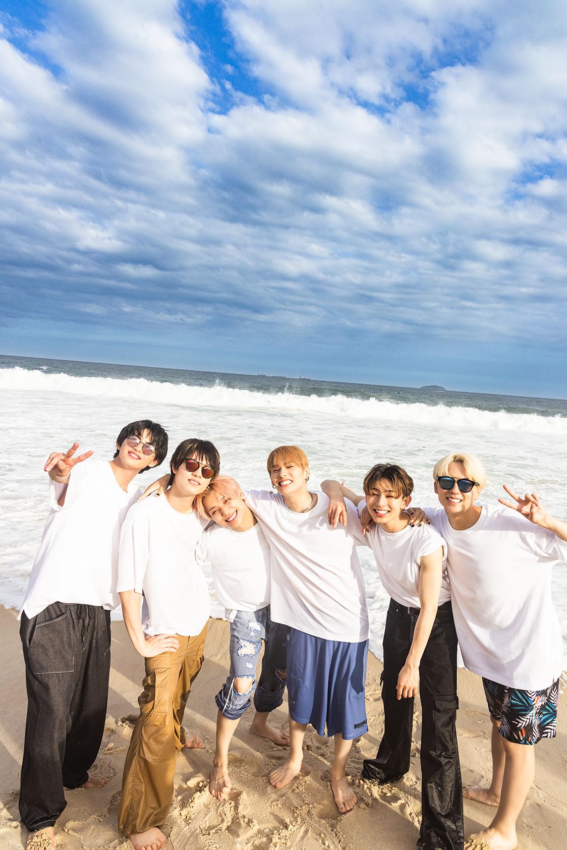 ONE N' ONLY 1st PHOTO BOOK Jornada | ONE N' ONLY |本 | 通販 | Amazon