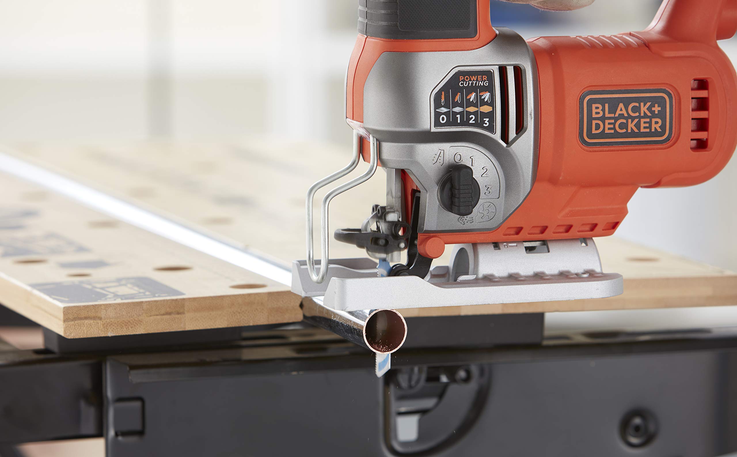 BLACK+DECKER BES610-QS Sierra de cartón 650W 650W