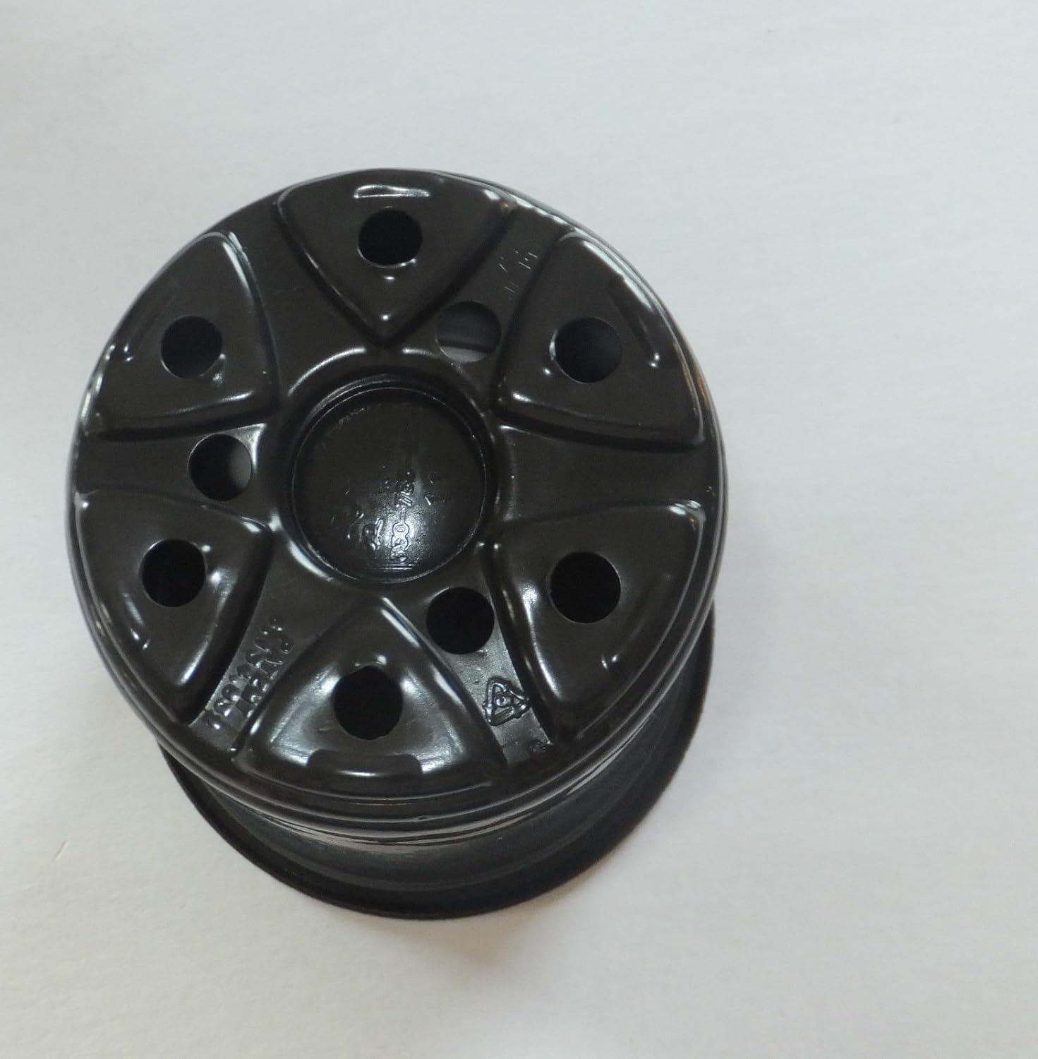 4 inch round plastic black nursery pots plants flower Landmark (100 items in 1 lot)