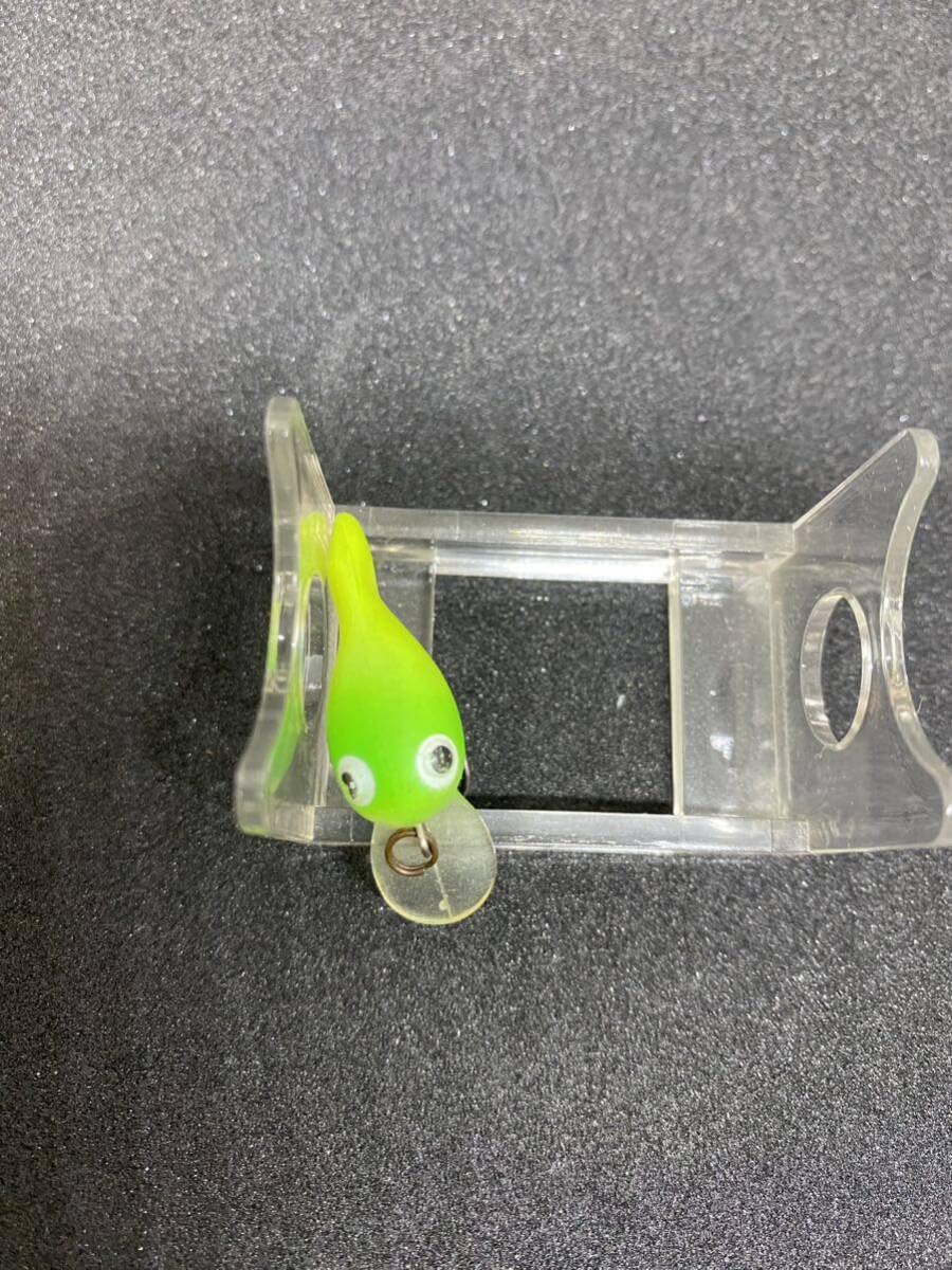 レーベル タドフライ　トラウト　管釣りに　おたまじゃくしルアー