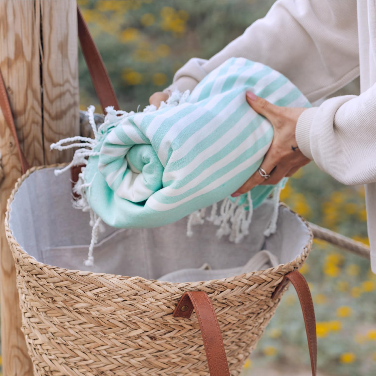 MOMOMUS Fouta XXL Of Picknickkleed XXL Voor Het Strand - Met Franjes Gestreept En Lichtgewicht Groot Strandkleed Zandvrij Strandmatje En Opvouwbaar Kampeerkleed Zeegroen 210x240 Cm