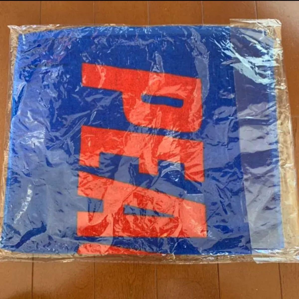 1【R】SALEピースタオル◼️米津玄師◼️RESQUE Amazon.co.jp: 米津玄師 ピースタオル RESCUE ライブグッズ