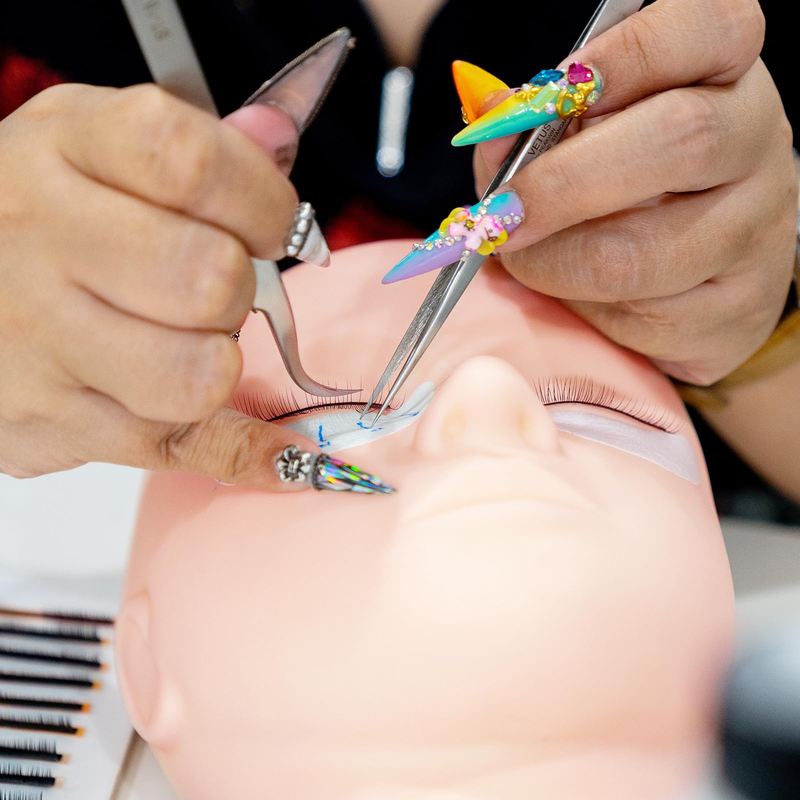 Testa di Manichino Testina multifunzionale per allenamento trucco Testina multifunzionale per allenamento umano con spalle Cappelli e parrucche per saloni, massaggi e studi di trucco