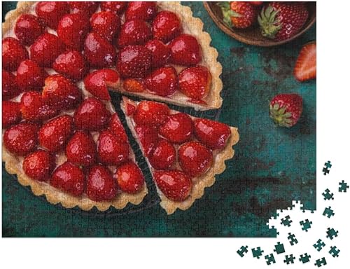 Miniatura 2 de Slice of Delicious Strawberry Tart on Green Background... Rompecabezas de rompecabezas con 1000 piezas