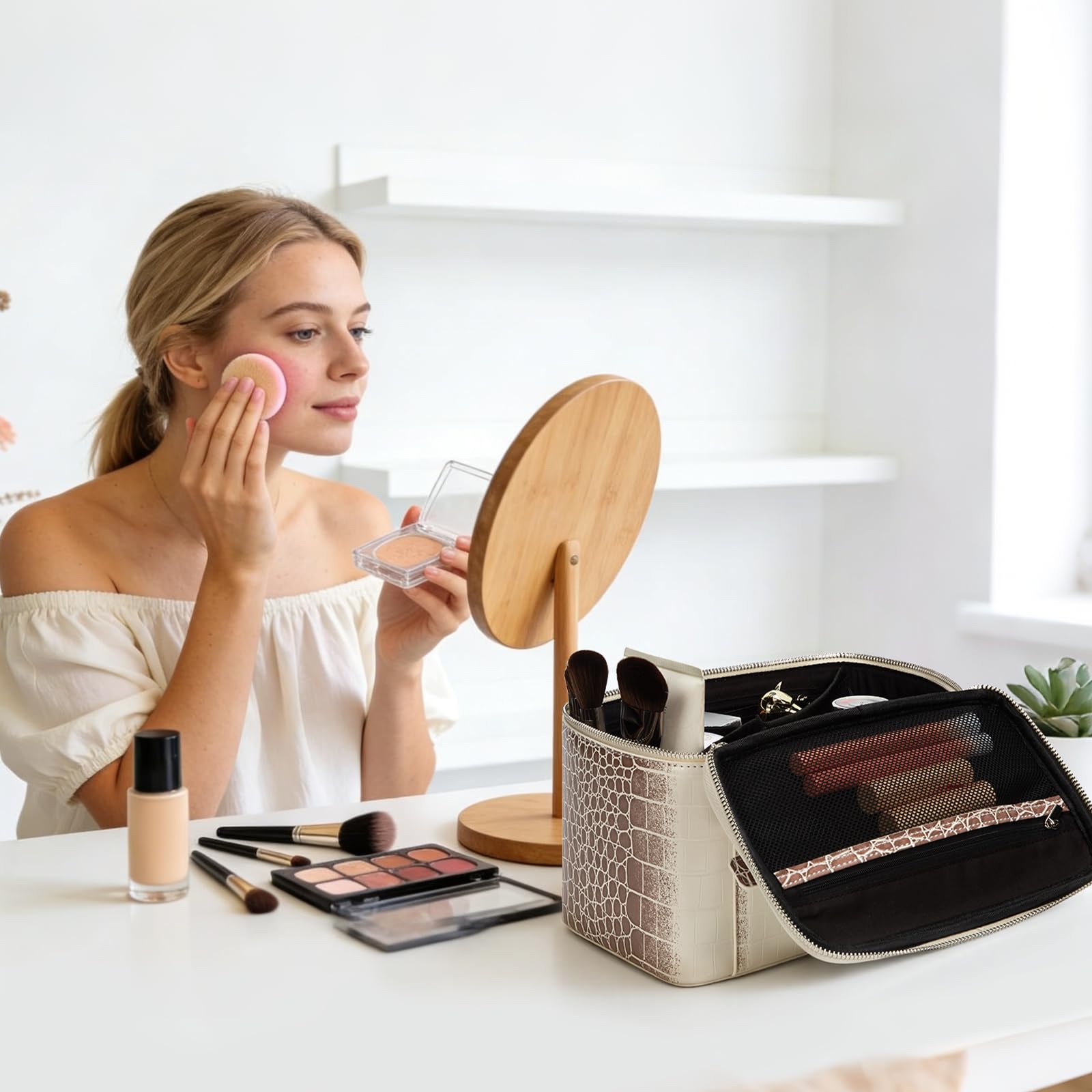 Krokodil-Make-up-Tasche, PU-Leder, wasserdicht, Reise-Kosmetik-Organizer für Damen, tragbarer Kosmetikkoffer, Kulturbeutel, beige, Klassisch