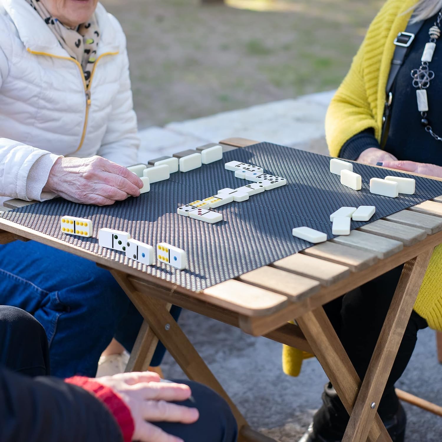 Domino Jeu de Table ou Domino Professionnel 28-91 Pièces avec Boîte Métallique Classique Sophistiqué et Toujours Divertissant Ajoutez du Style à Vos Moments de Stratégie (91)
