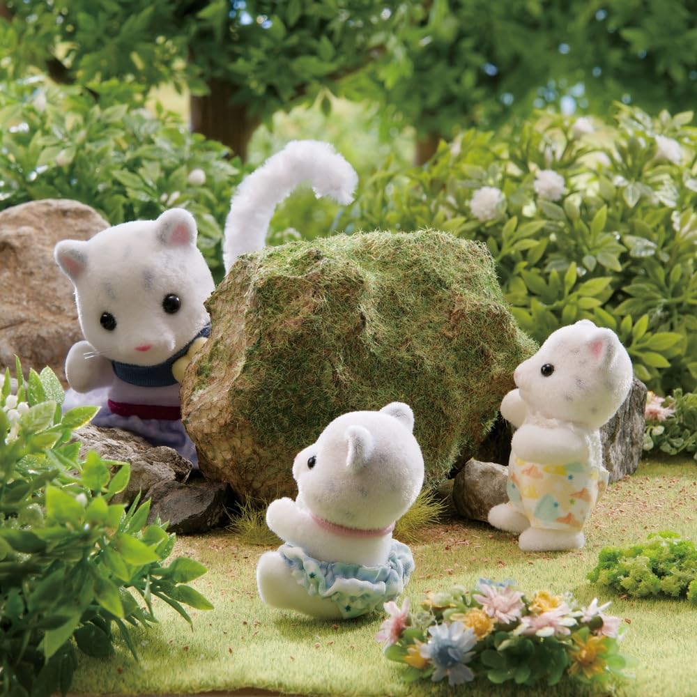 Sylvanian Families - La Famille Panthère des neiges - Set 4 Figurines - Plongez dans l'univers de la Famille Sylvanian - Figurines Animaux Miniatures - Jouet Enfant 3 Ans et + - 5814