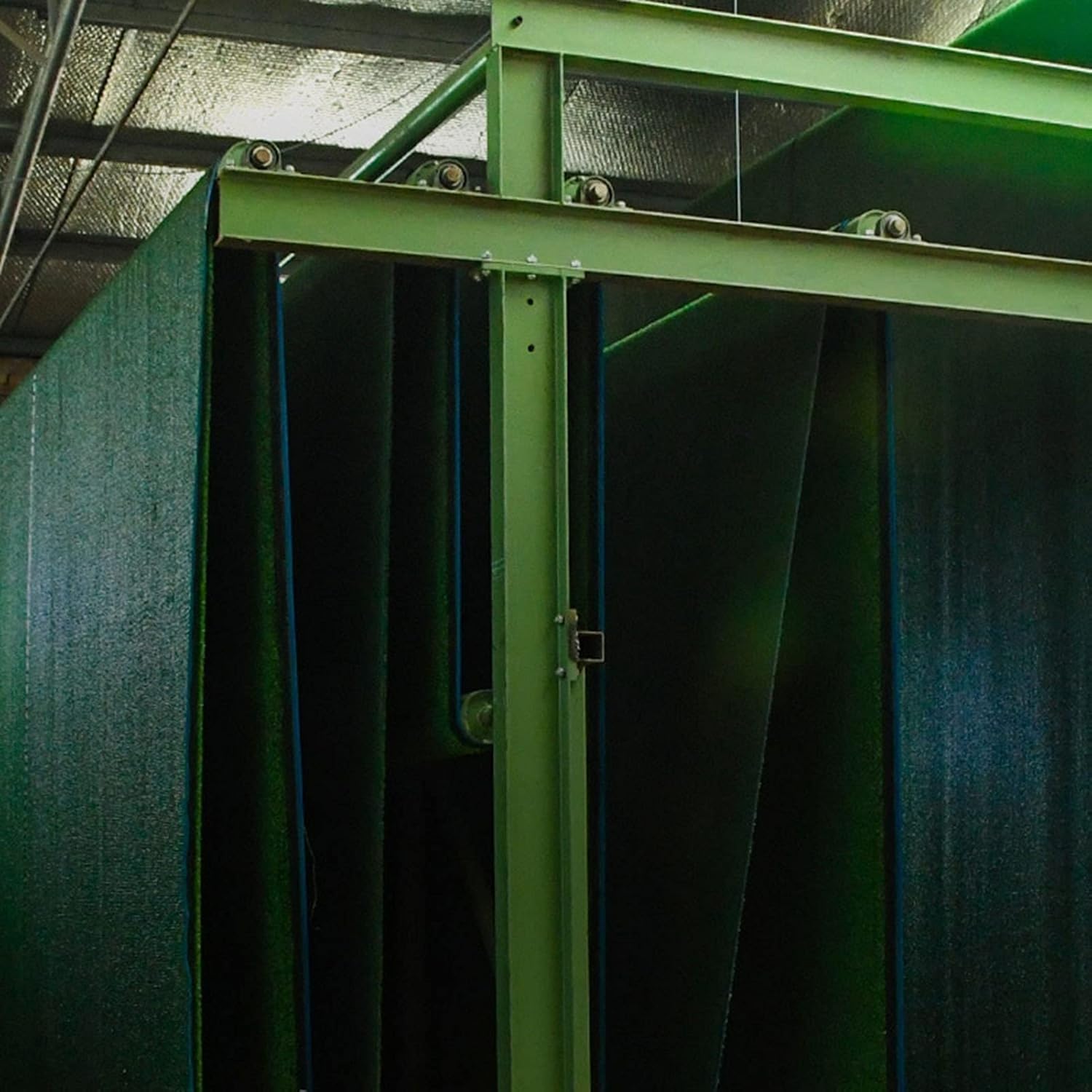 Outdoor Lawn Height 0.78in High Temperature and Flame Retardant Artificial Grass Carpet for Pets Child Floor Decoration Realistic Colored (2x2.5m)