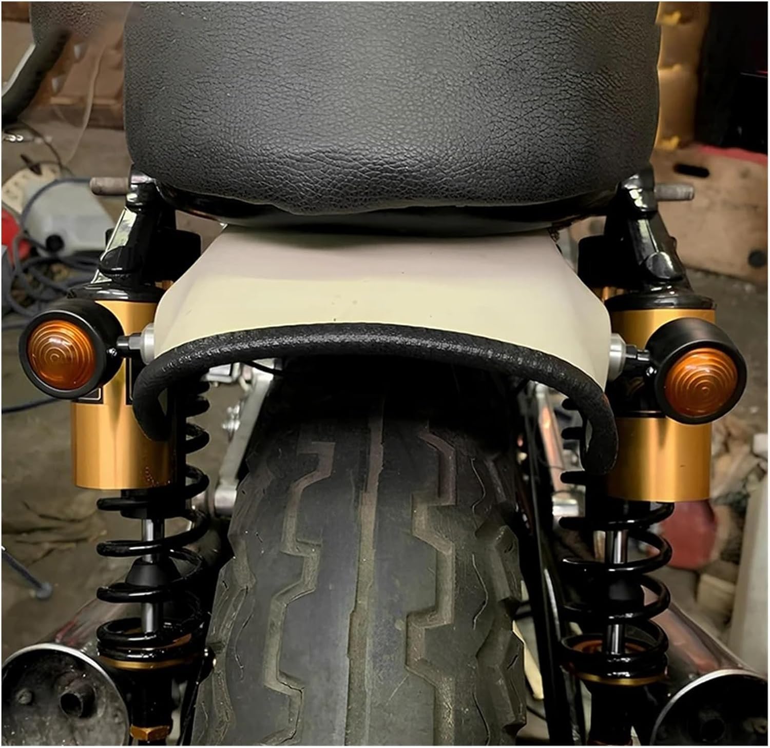 Generic Mini uniwersalne wskaźniki Dla Cafe Dla Racer Motocykl Lampa kierunkowskazu Chromowana bursztynowa Lampa przednia Moto Lampa tylna 12V 10mm