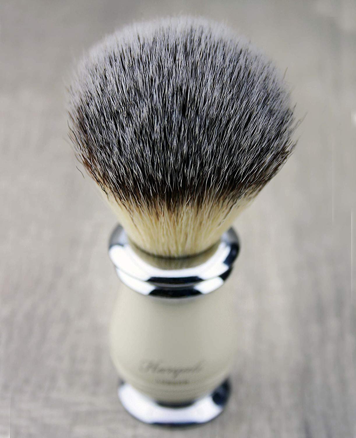 Haryali London, set da barba da uomo 3 pezzi: rasoio a doppia lama, pennello da barba sintetico con punta argentata e supporto, elegante kit da barba da uomo per la tradizionale rasatura a umido.