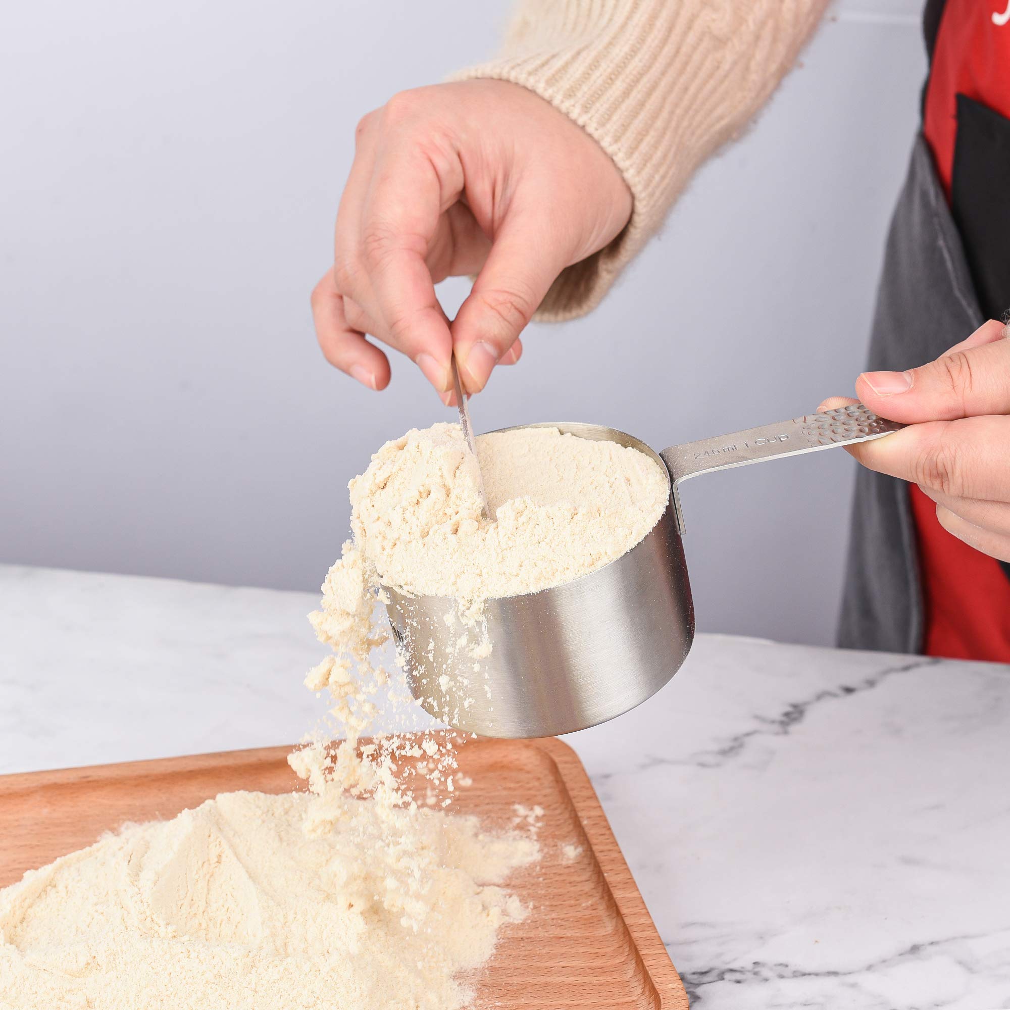MALOGIC Smithcraft 18/8 (304) Stainless Steel Measuring Cups and Spoons Set of 15 Pieces: 5 Measure Cups and 6 Measurer Spoons and 1 Leveler and 1 Measurement Equivalents and 2 Rings Holder