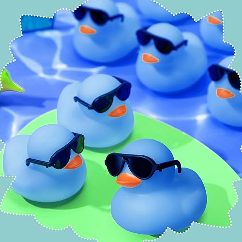 Miniatura 5 de Meooeck 60 piezas de mini patos de goma que brillan en la oscuridad con gafas de sol de 2.2 pulgadas, juguetes flotantes chirriantes de baño para