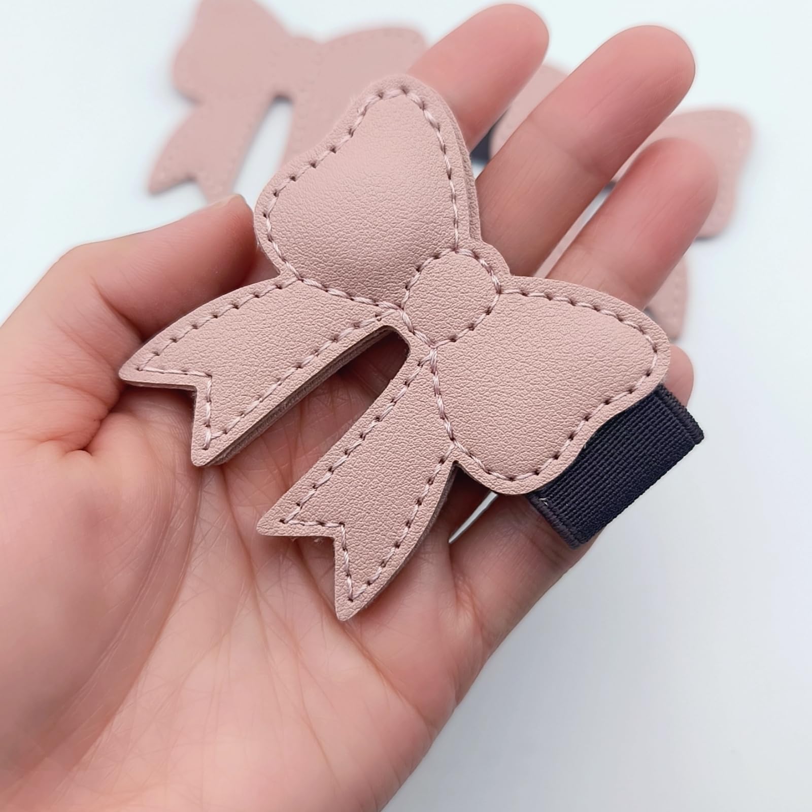 Lot de 2 marque-pages magnétiques en cuir pour femmes et filles avec porte-stylo pour les amateurs de livres, nœud rose