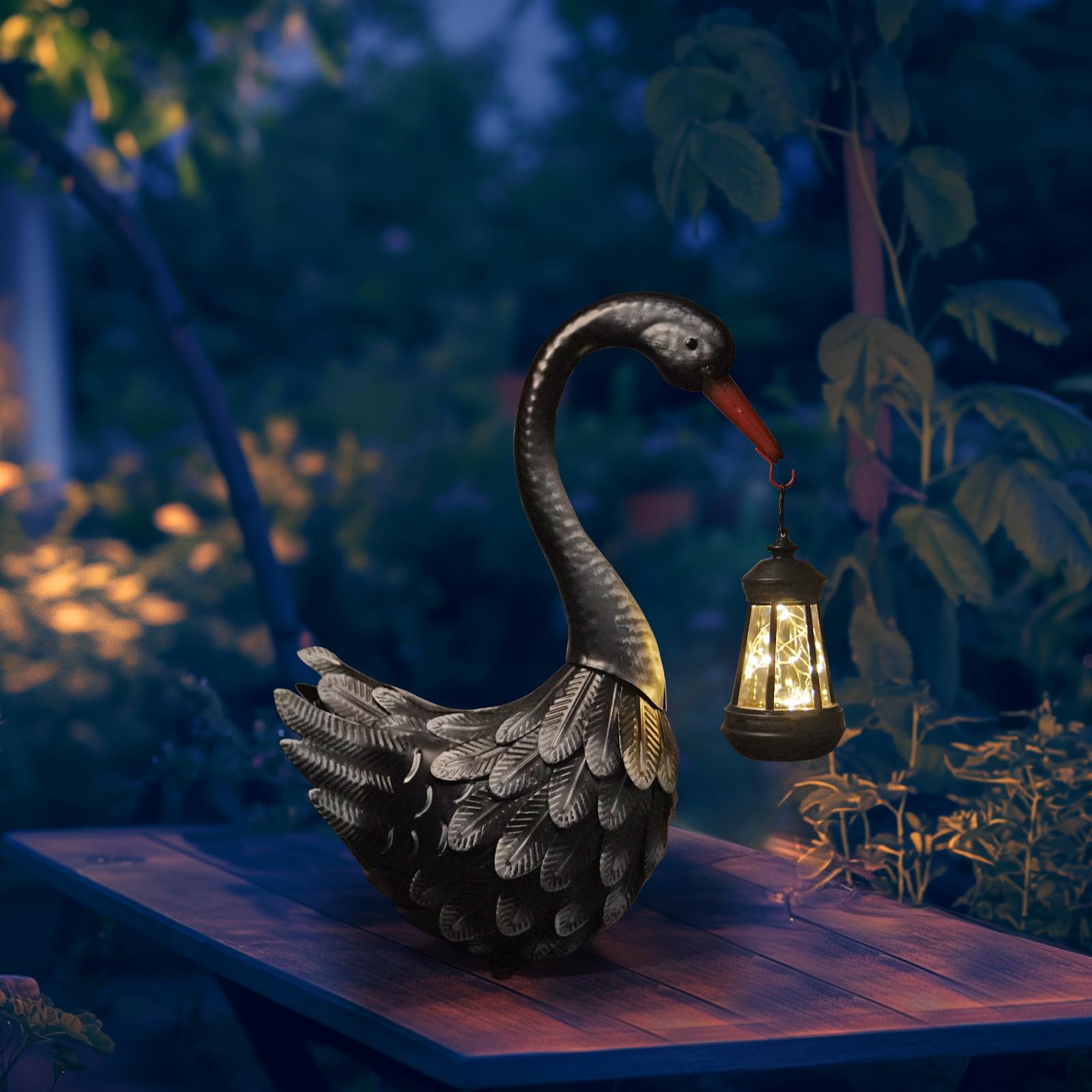 HONGLAND Estatua solar de jardín al aire libre, decoración de cisne, decoración de pájaros, adorno de césped para patio, porche, piscina (negro)