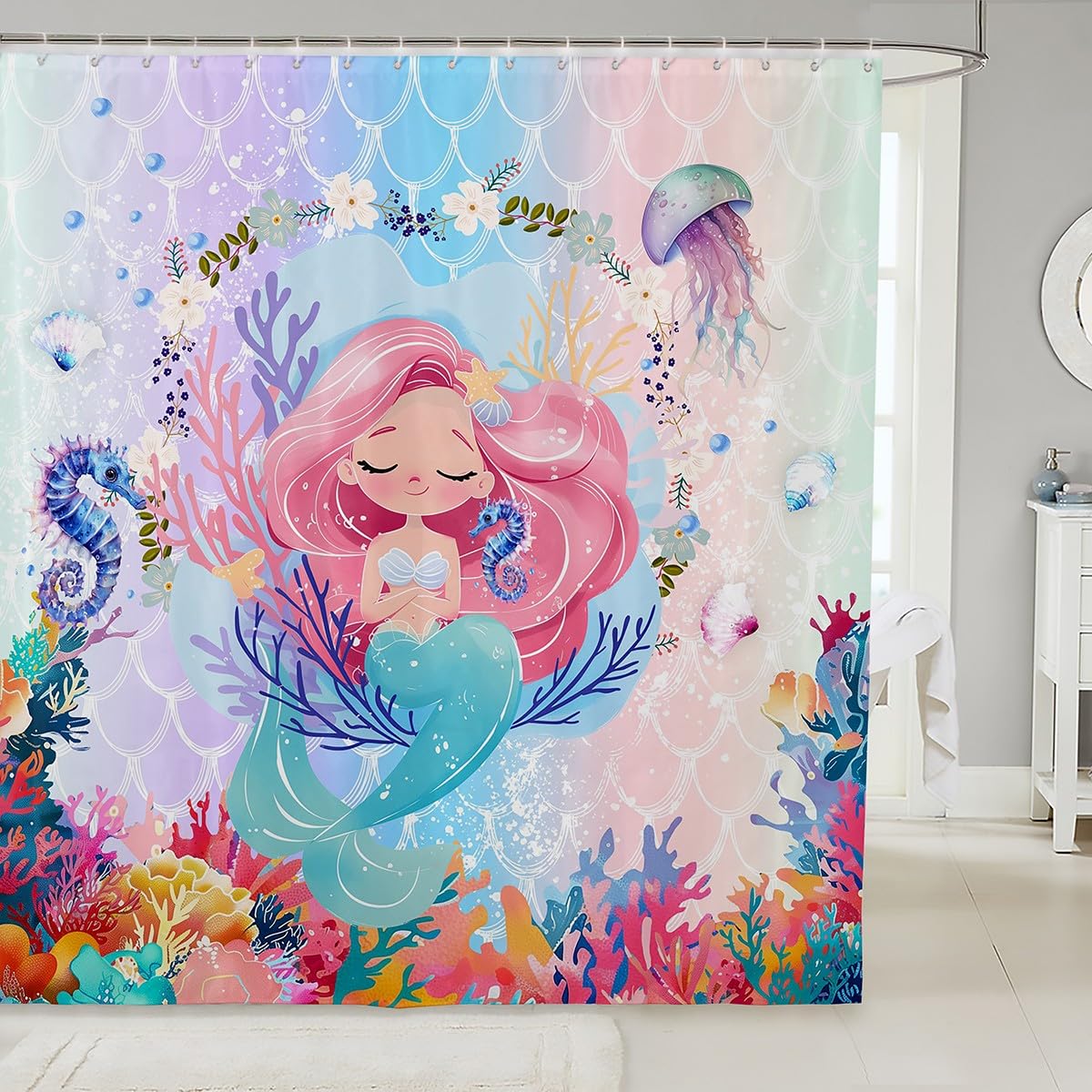 Rideau de douche sirène aquarelle pour décorer la salle de bain des enfants