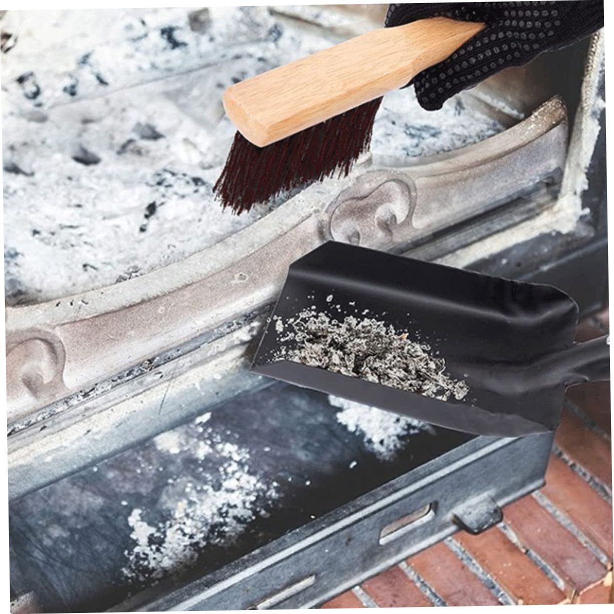 Set Strumenti per Caminetto Paletta in Acciaio al Carbonio e Scopa a Setole Marroni, Impugnatura Comoda e Facile da Riporre per Pulizia Casa e Stufa