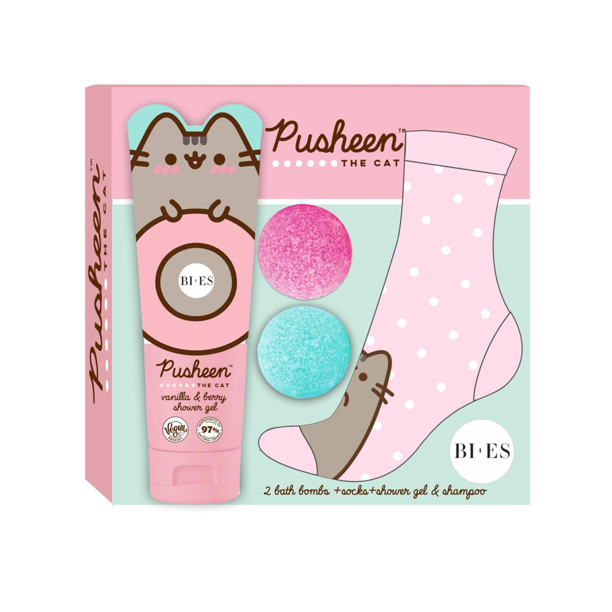 Pusheen The Cat Bath Time Gift Set for Kids, 2-in-1 Shower Gel & Shampoo with Vanilla & Berry (240ml)