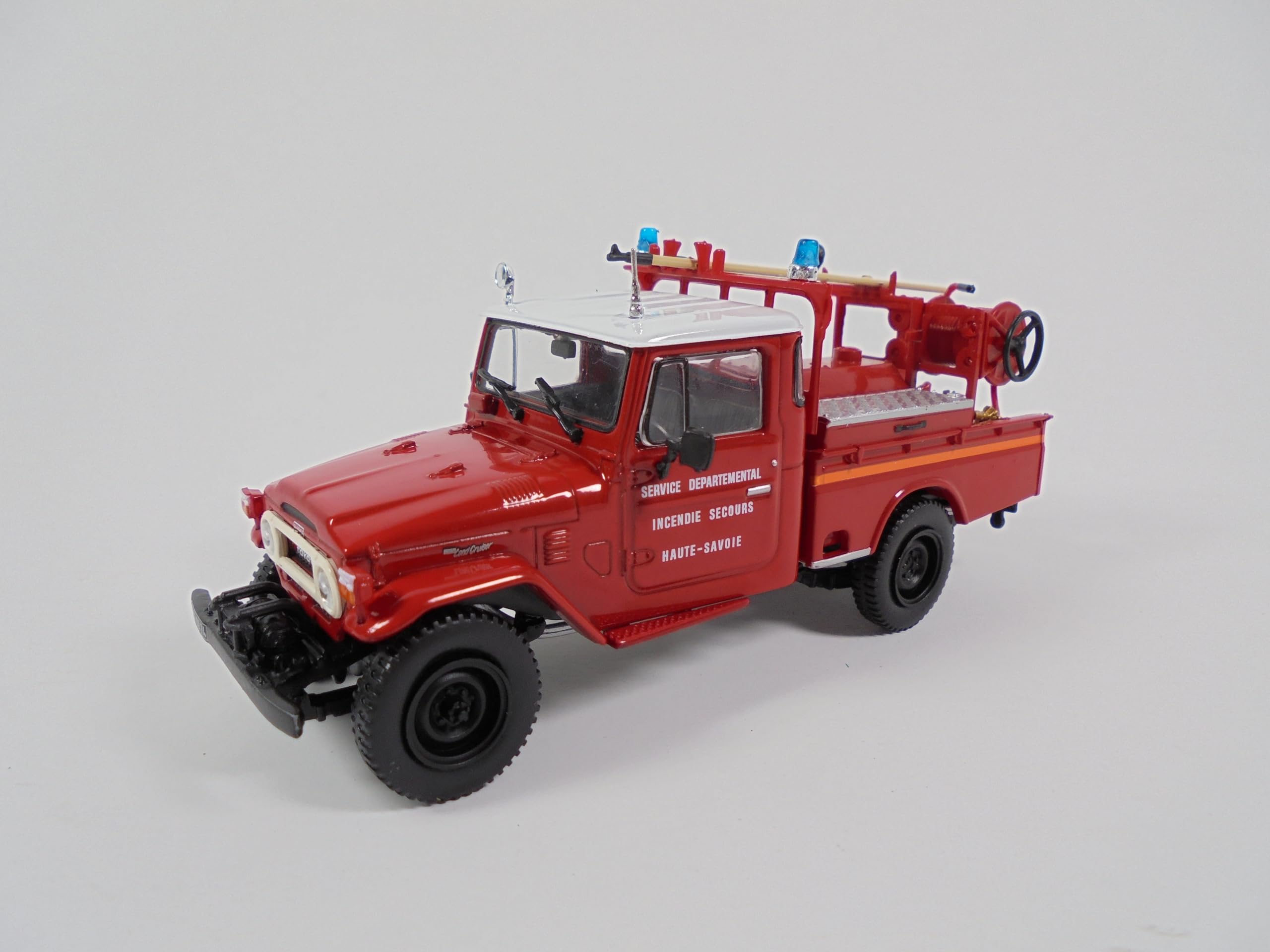 OPO 10 - Fire Truck 1/43 Toyota Land Cruiser FJ45 Desautel - Light Firefighter Vehicle Hachette CPL19