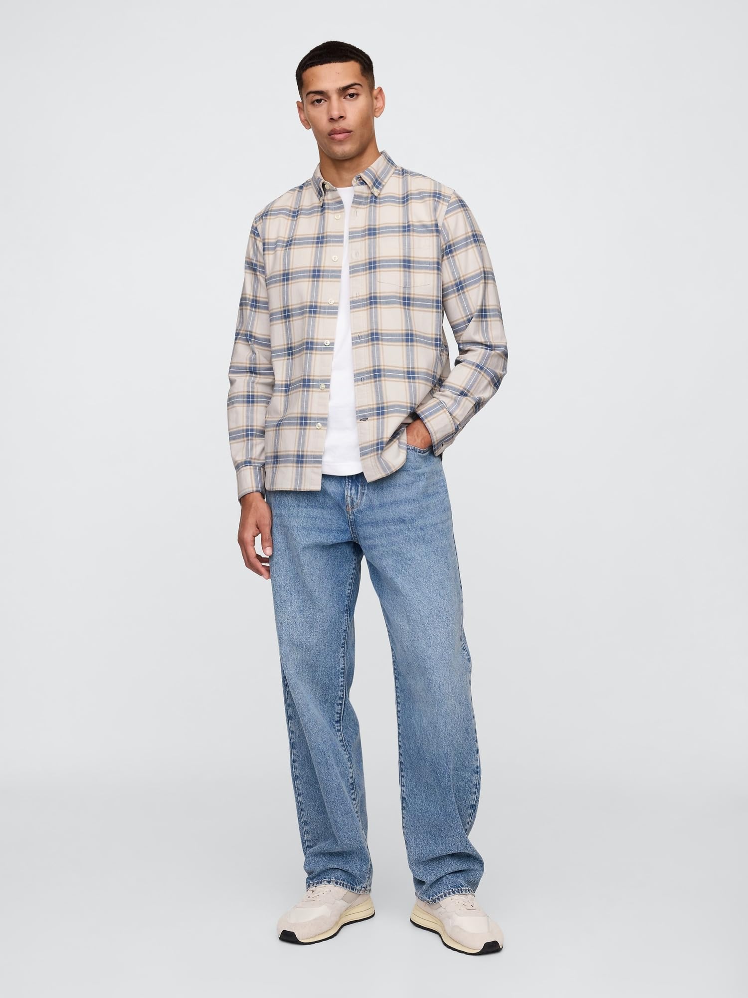 GAP Camisa Oxford de Manga Larga con Botones Abotonada para Hombre