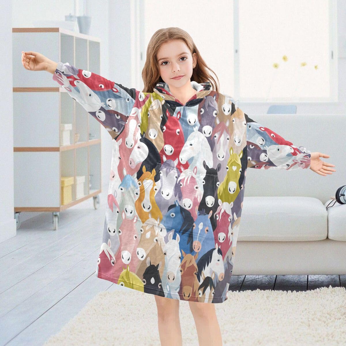 Kolorowe kreskówkowe konie dziecięcy koc do noszenia bluza z kapturem oversize bluza koc sweter koń uroczy dla chłopców i dziewcząt w wieku 3-14 lat