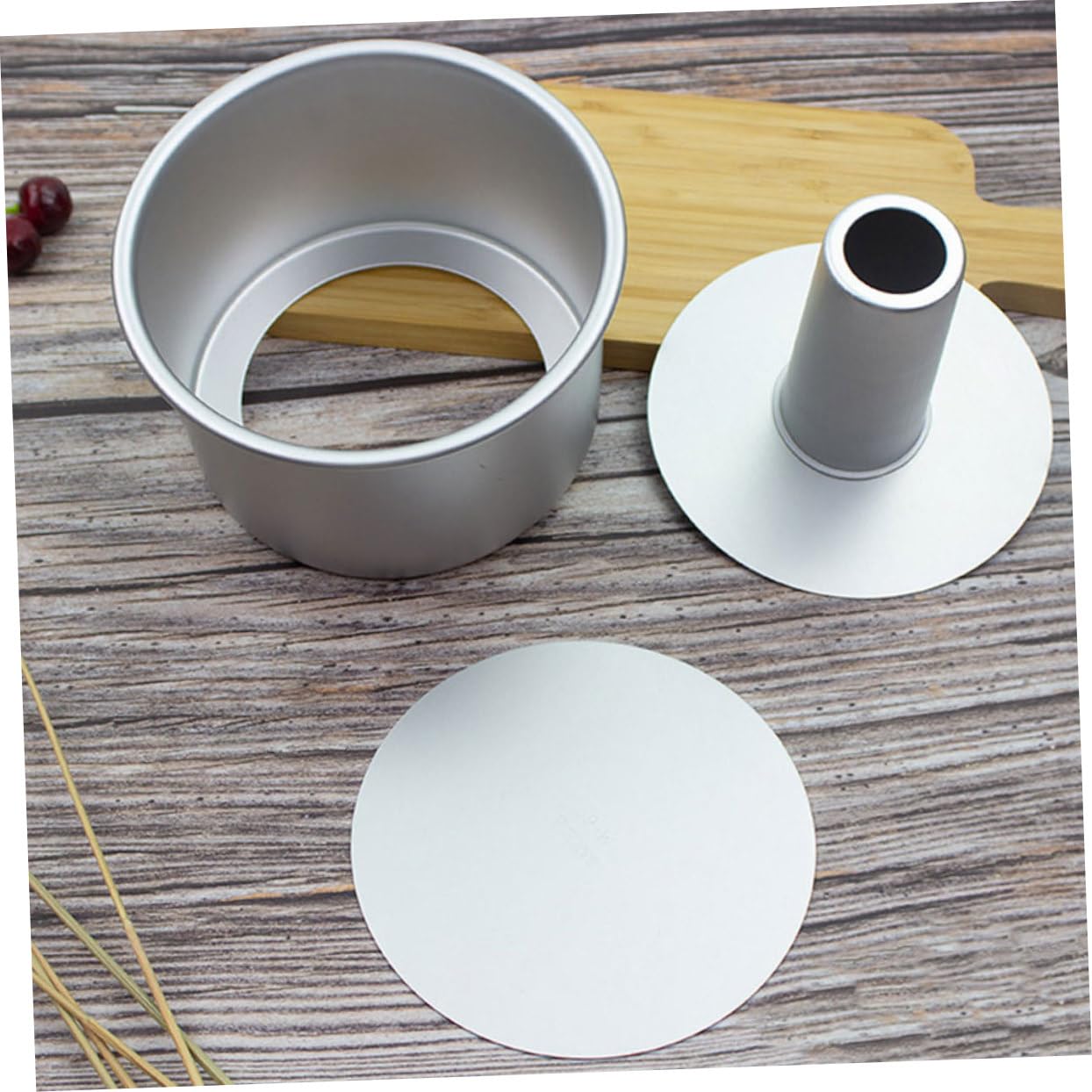 DOITOOL Runde Kuchenform zum Backen von Kuchen und Torten aus Aluminiumlegierung 20cm mit Antihaftbeschichtung und Abnehmbarem Boden Zuhause