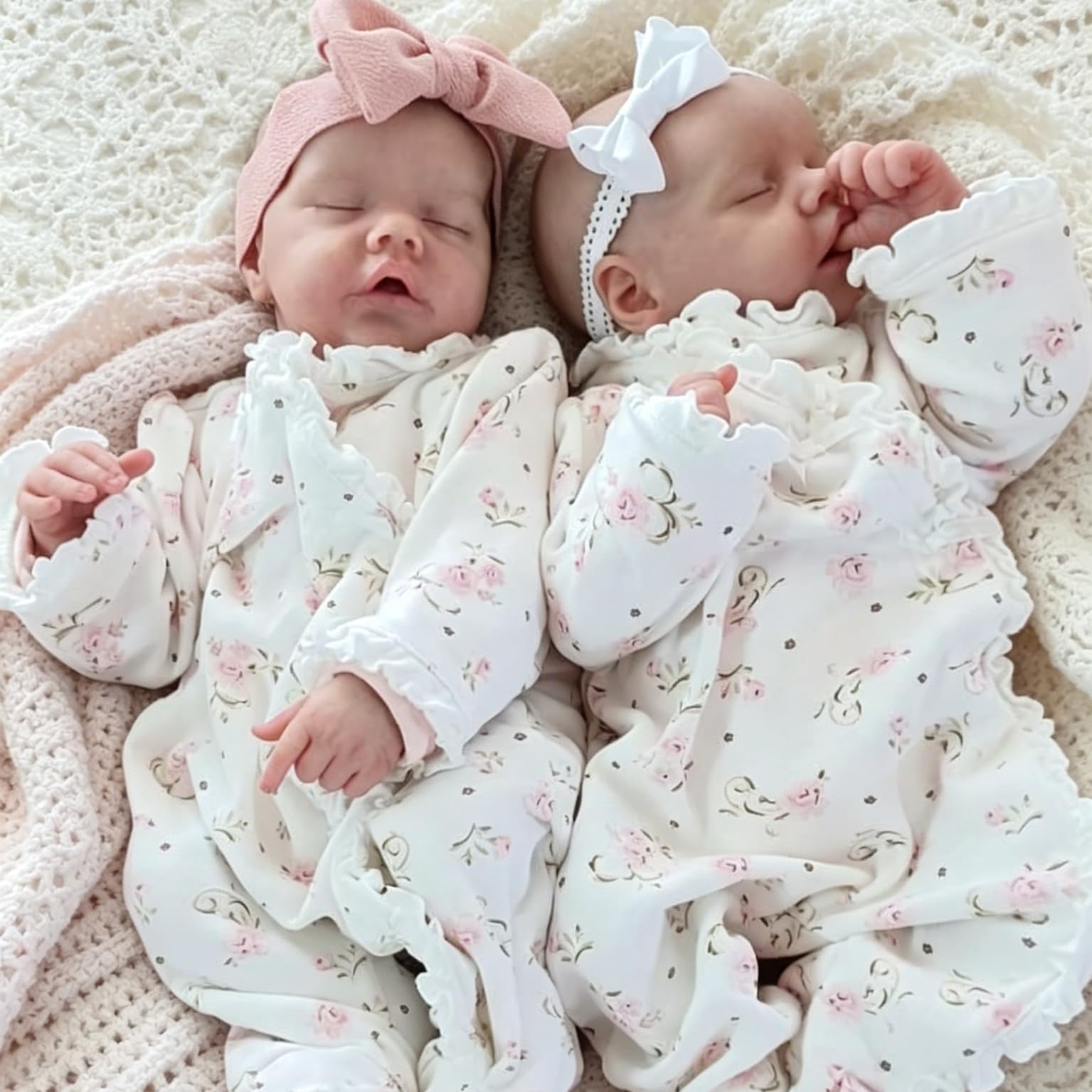 Realistyczne silikonowe bliźniaki Reborn Twins Baby Dolls Girls 45 cm realistyczne miękkie winylowe śpiące bliźnięta dziewczynki noworodki lalki zabawki dla dzieci w wieku od 3 lat