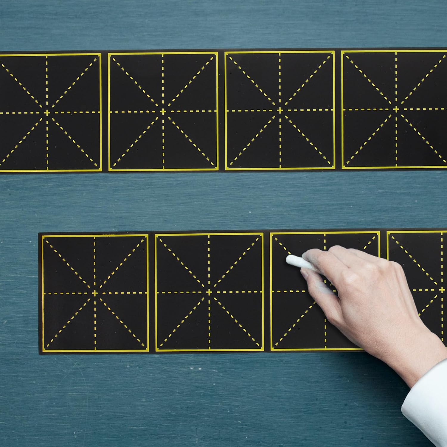 VOSAREA 2 Strips Magnetic Chalkboard Teaching Tool with Grid Pattern, Small Blackboard Magnetic Sticker for Office and Settings, Improves Handwriting with Ample Writing Space