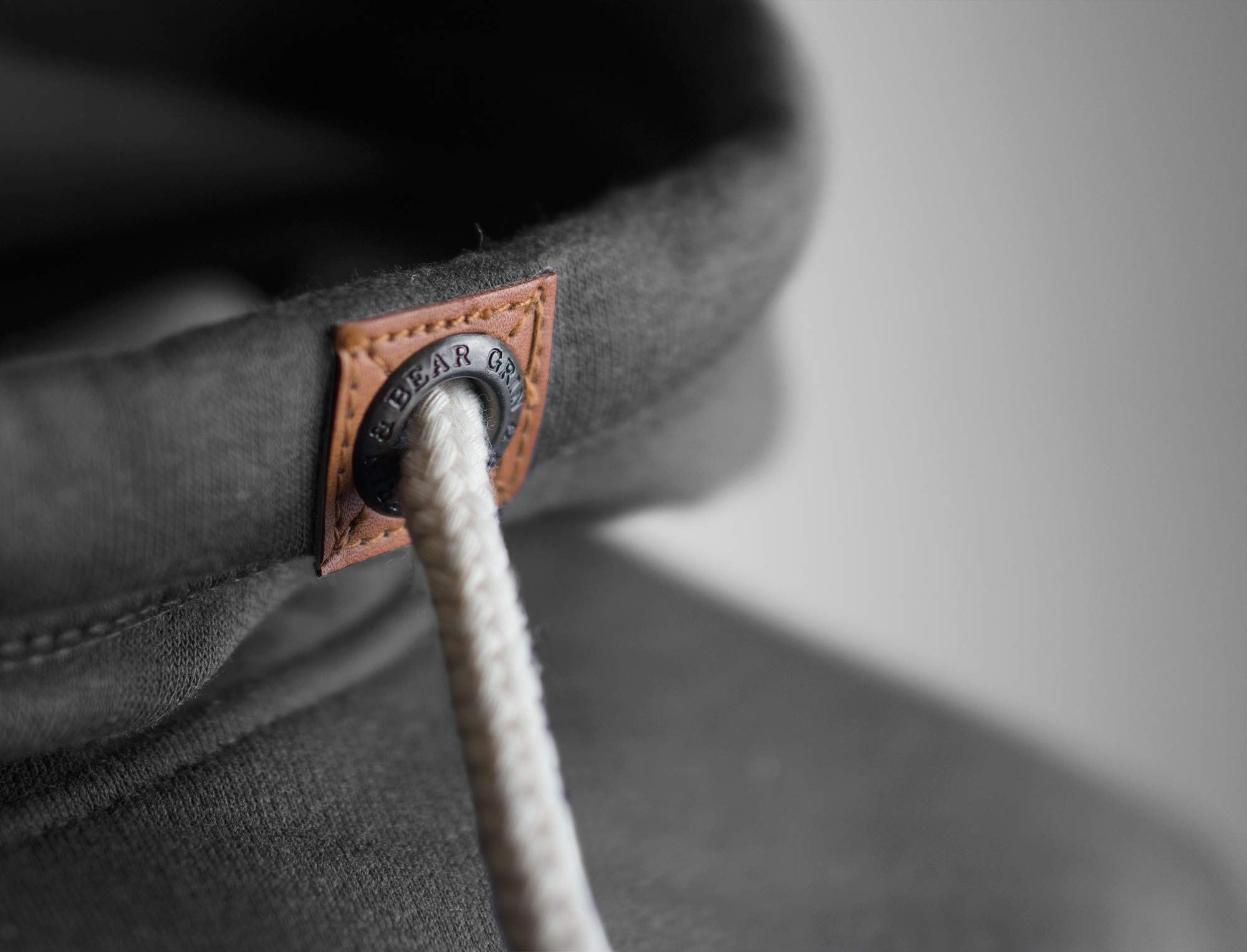 Grin&Bear Herren Kapuzenpullover mit Cross Over Kapuze GEC477