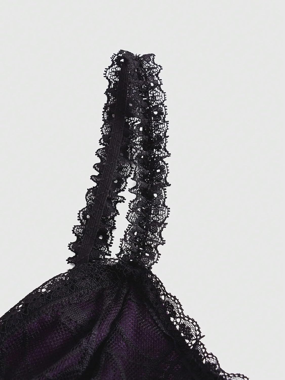 SHENHE Women's Lace Bow Front Spaghetti Strap V Neck Camisole Y2K Goth Crop Top Tank - Image 2