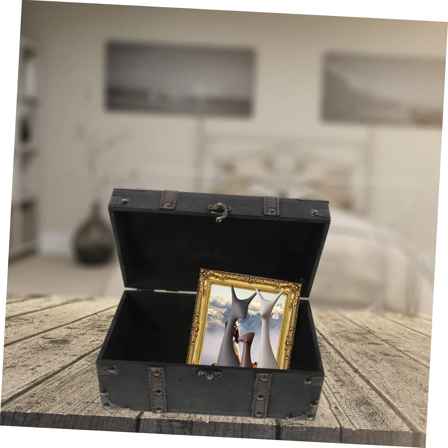 Cabilock Vintage Treasure Chest Box Retro Design Lightweight Sturdy with Latch Lock for Jewelry Organization Giving Photography Props Classic Decorative