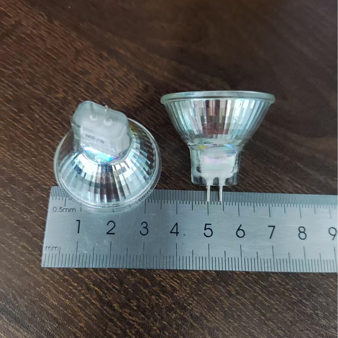 BLOMDE Culot halogène MR11, 110 V, 10 W, 20 W, 35 W, 50 W, ampoule halogène blanc chaud 2700 K, convient aux lampes sur rail et à l'éclairage décoratif de la maison. (20 unités / 110 V 10 W)
