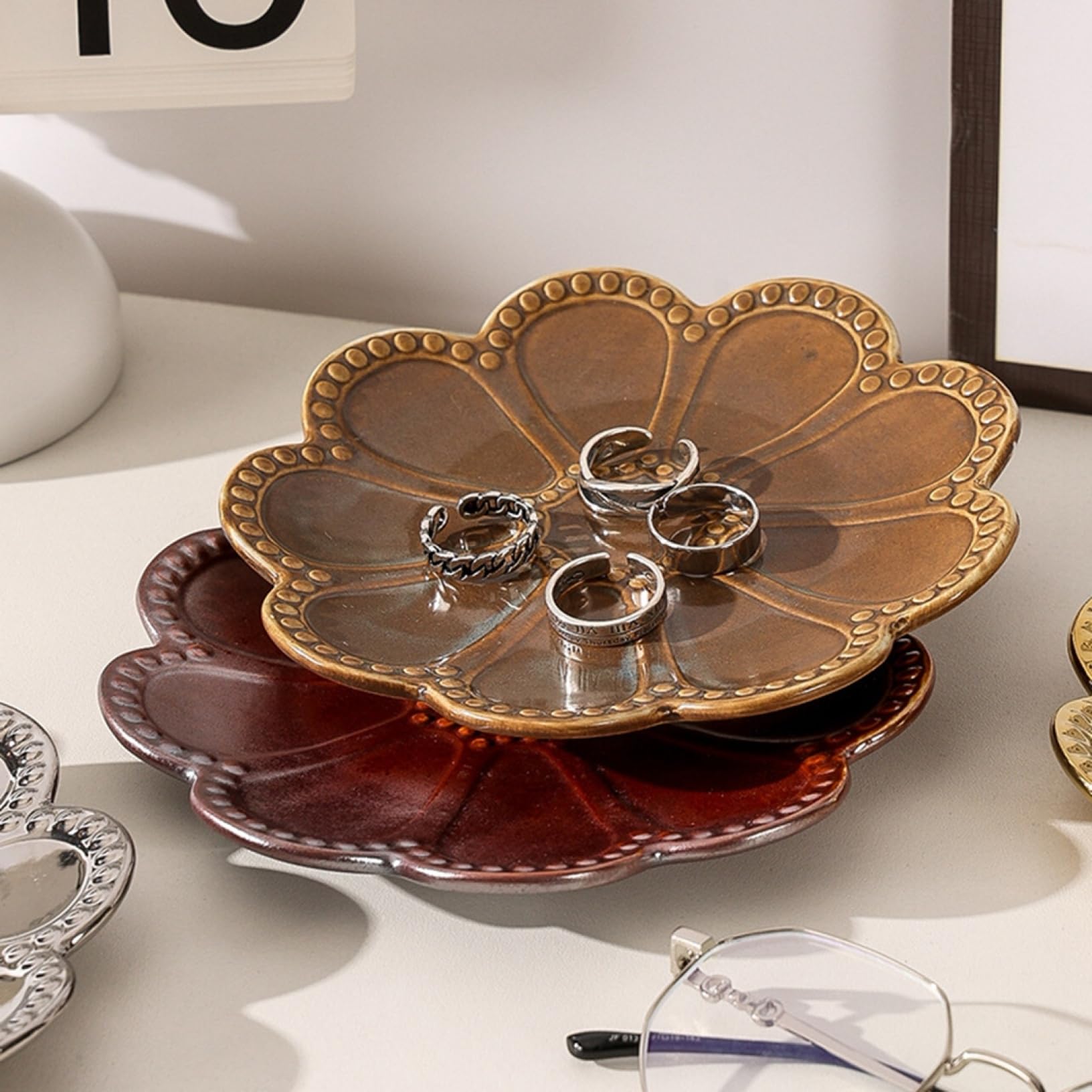 Amazon｜収納用アクセサリートレイ ins 花柄 2個セット メッキ 陶磁器