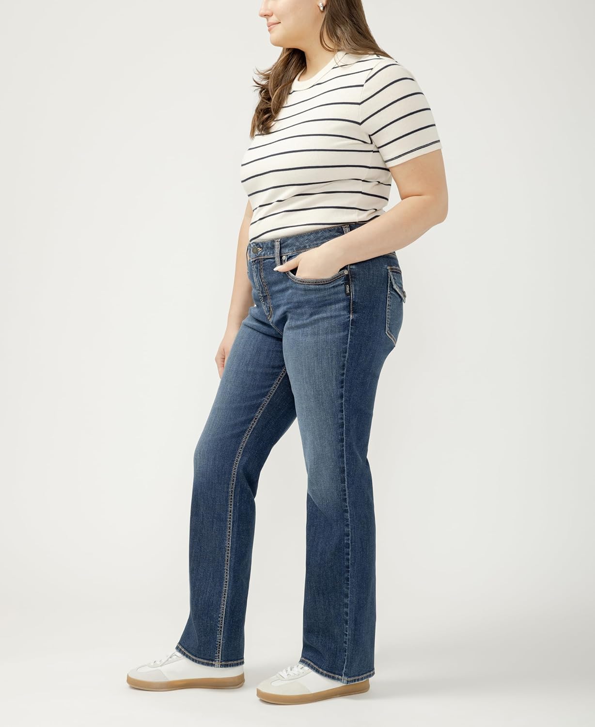 Silver Jeans Co. Women's Plus Size Elyse Mid Rise Bootcut Jeans, Medium Wash, 22W x 33L - Image 4
