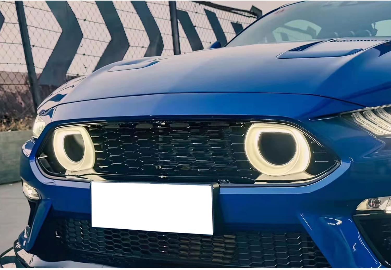 IKON MOTORSPRTS, Front Bumper Cover Compatible With 2018-2023 Ford Mustang, Unpainted 2021 Mach-1 Style PP Front Bumper Conversion Replacement Lip & Grille & Fog Light Cover, 2019 2020 2021 2022