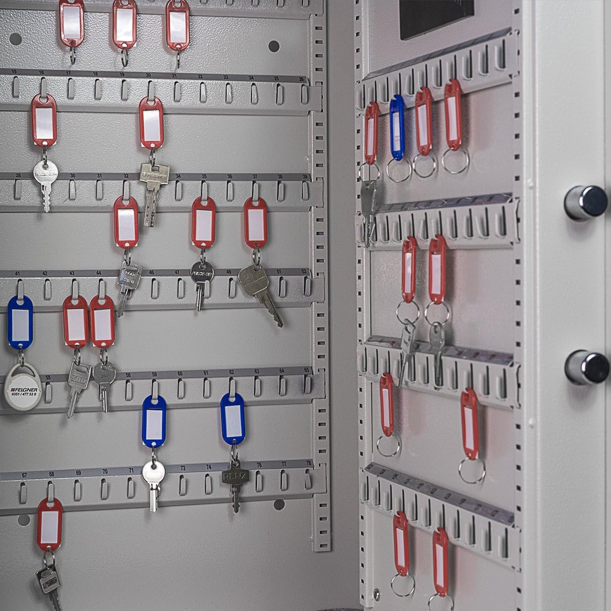 FELGNER Schlüsseltresor mit elektronischem Pin Code Sicherheitsschloss | 133 Haken | farbige Schlüsselanhänger | Robuster Schlüsselsafe Schlüsselschrank aus Stahl | Ideal für Zuhause oder Büro